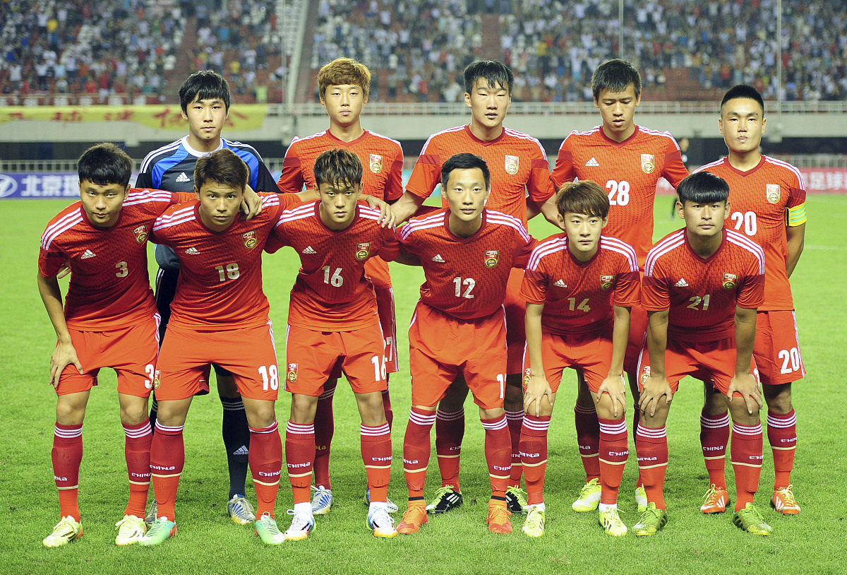 实时娱乐资讯-国内足球赛事中球员表现出色,备受瞩目的是